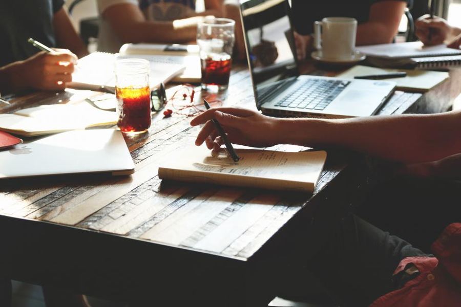 Working session around a table